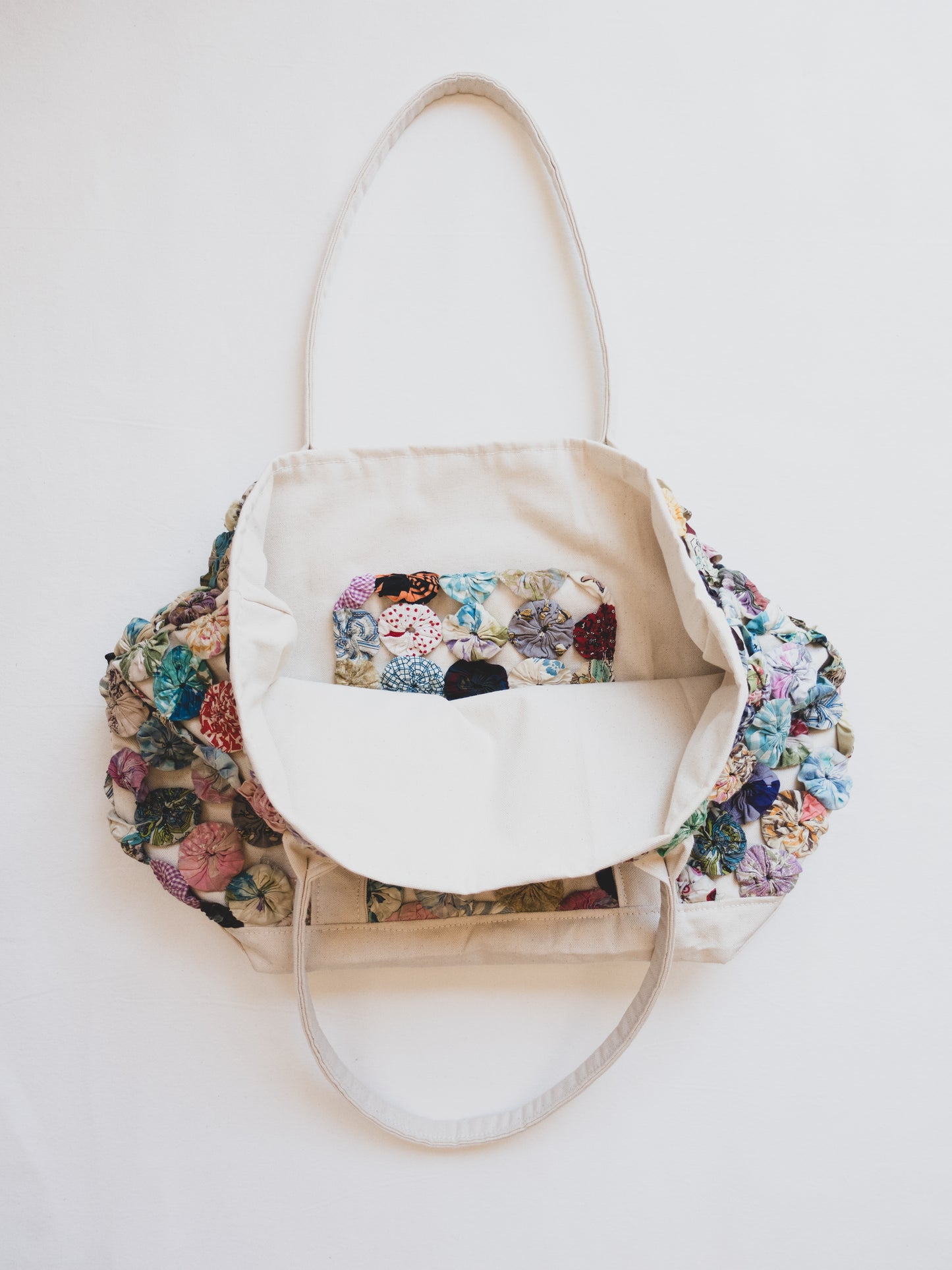 Yo-Yo Quilt Boat Tote 010