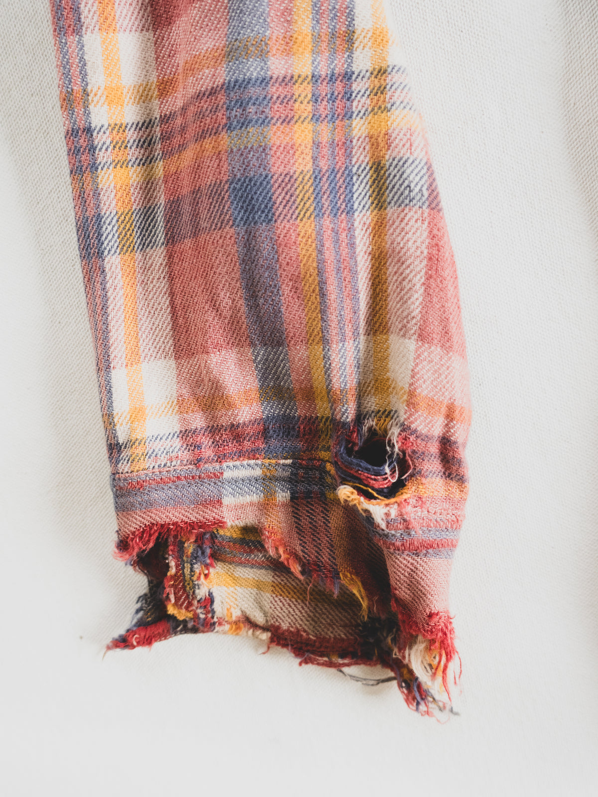 1940's Rare Beautifully Faded Tattered Cotton Flannel - M
