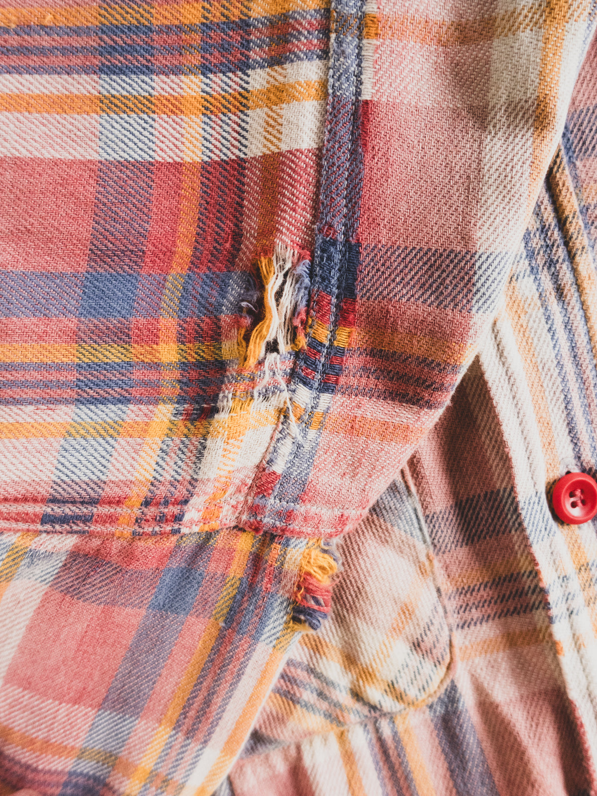 1940's Rare Beautifully Faded Tattered Cotton Flannel - M
