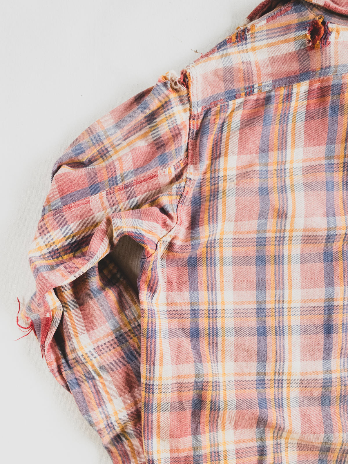 1940's Rare Beautifully Faded Tattered Cotton Flannel - M