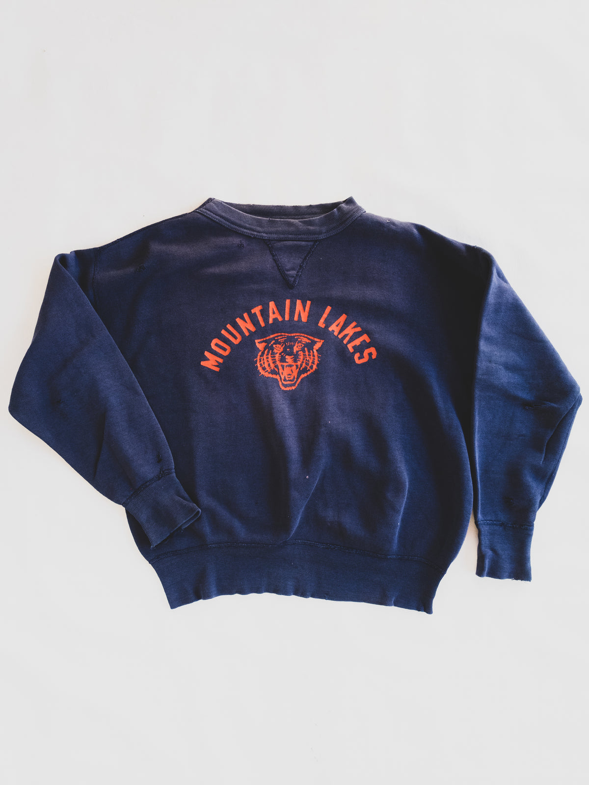 1950s Beautifully Faded " Mountain Lakes " Sweat - M