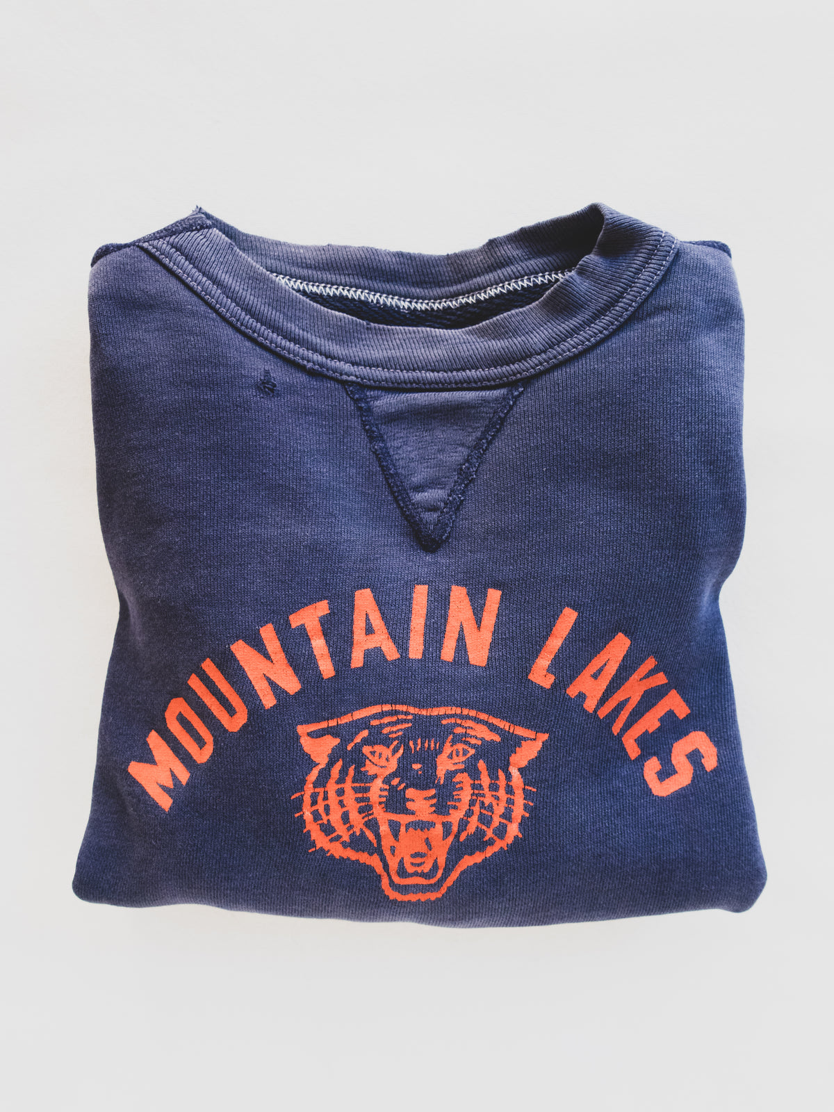 1950s Beautifully Faded " Mountain Lakes " Sweat - M