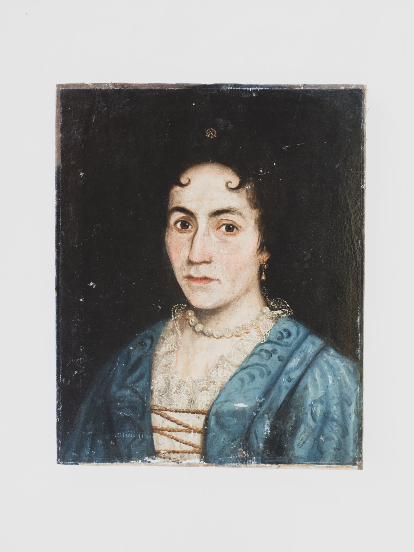 Late 18th c. Portrait of a Lady in Lace and Pearl – Oil on Canvas