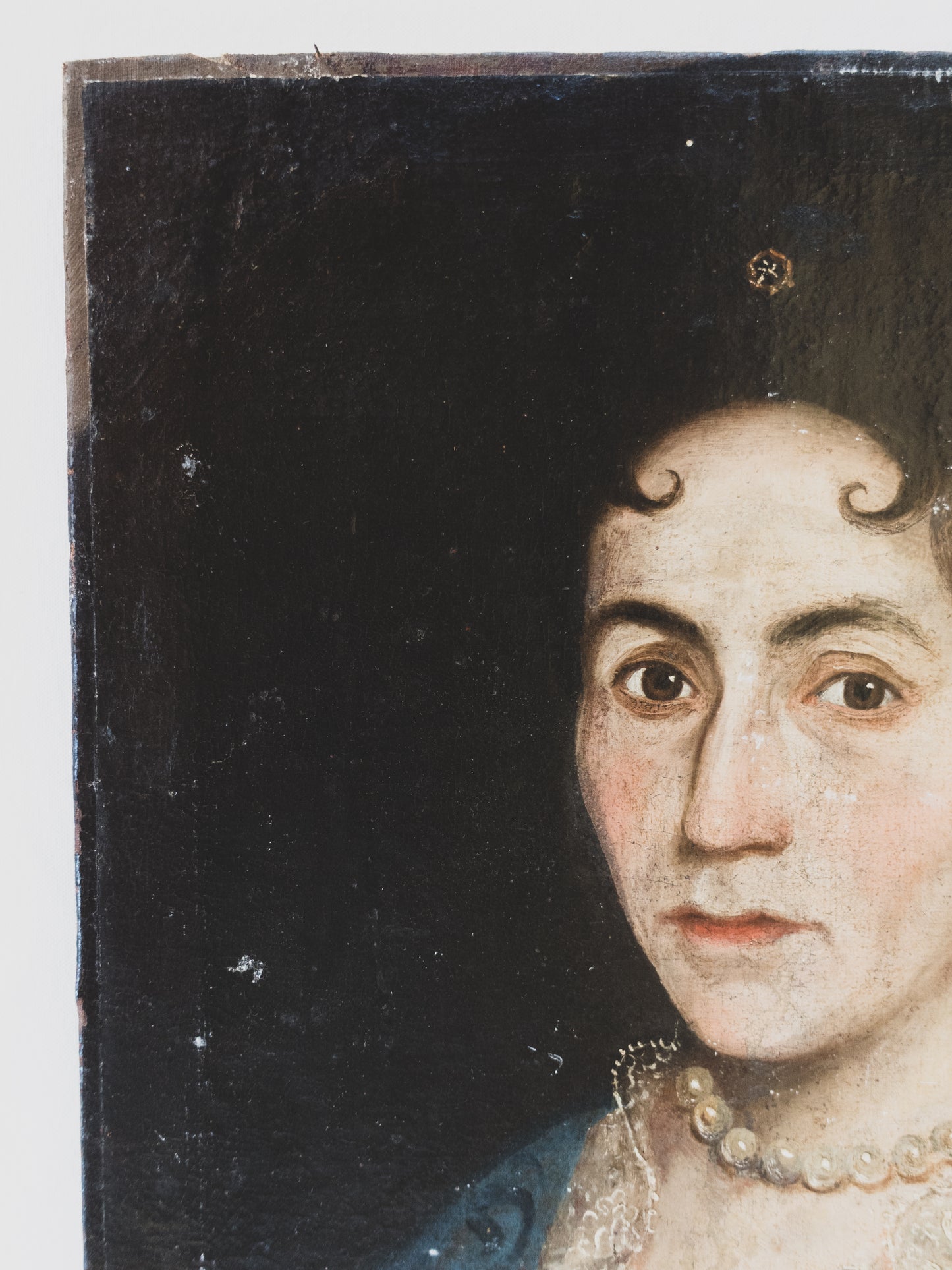 Late 18th c. Portrait of a Lady in Lace and Pearl – Oil on Canvas