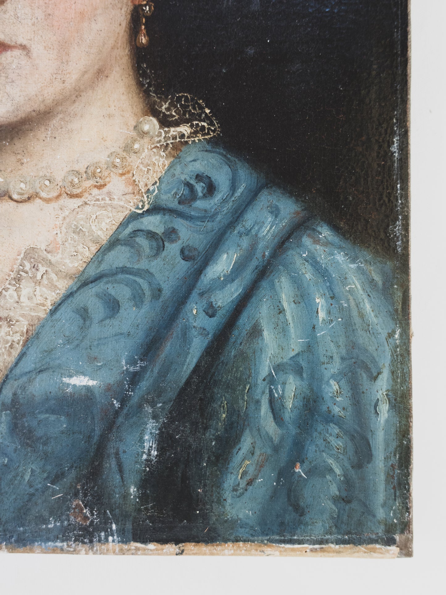 Late 18th c. Portrait of a Lady in Lace and Pearl – Oil on Canvas