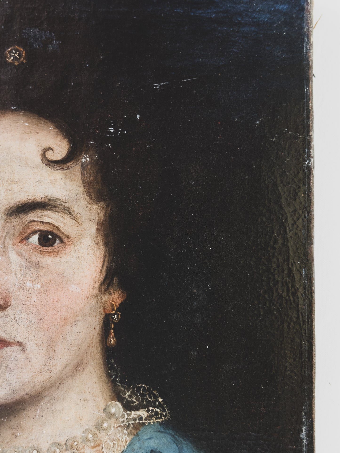 Late 18th c. Portrait of a Lady in Lace and Pearl – Oil on Canvas